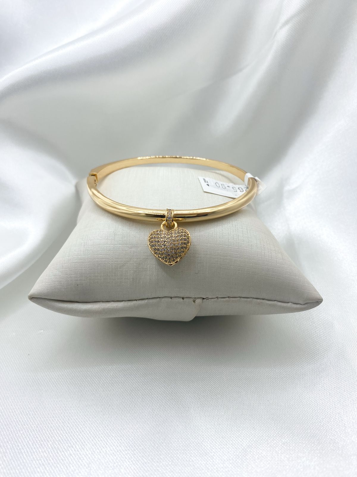 Bracelete com pingente de coração